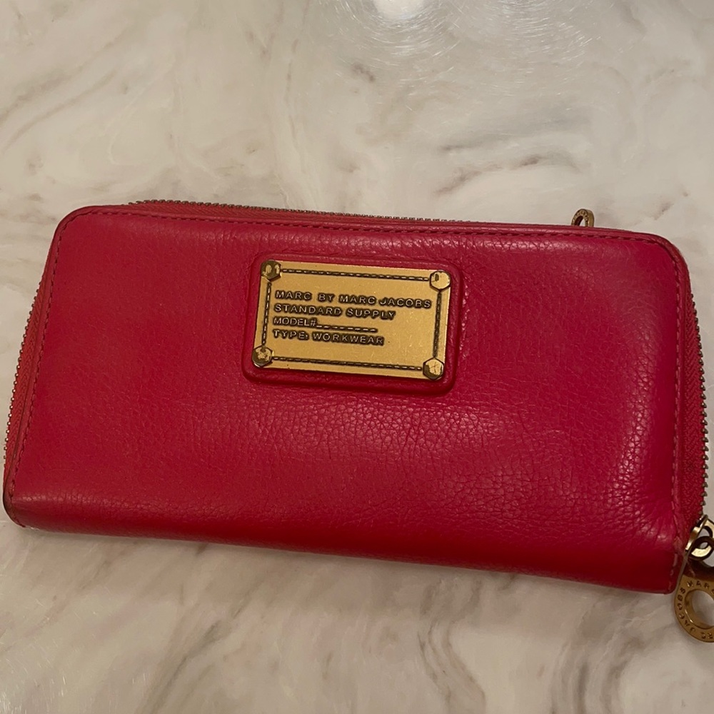 💯 Marc by Marc Jacobs Leather Wallet ❤️